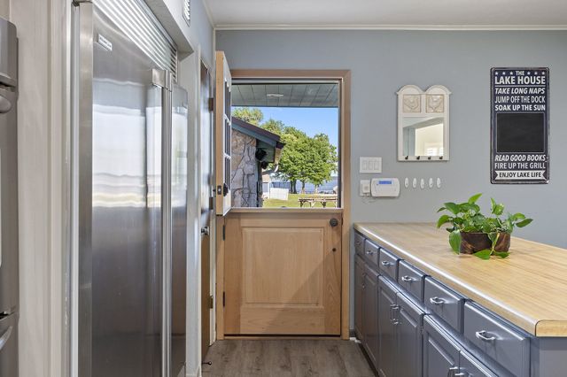 1035 Holiday Circle, Seven Points, TX 75143