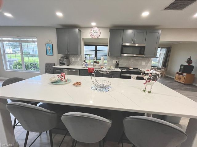 1254 Hazeltine DR, Fort Myers, FL 33919