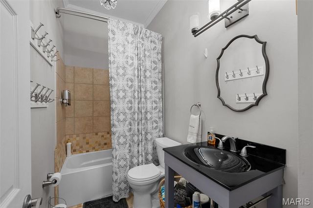 906 Rutger Street, St Louis, MO 63104