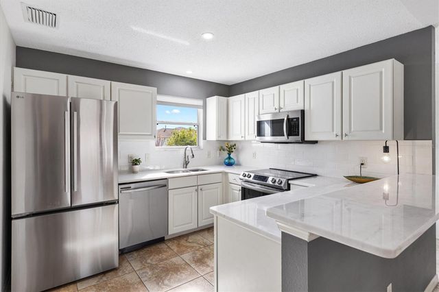 1297 FORT LAWN LOOP, The Villages, FL 32162