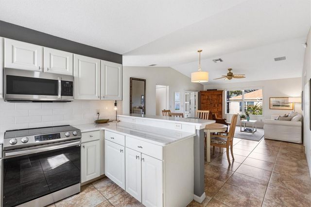 1297 FORT LAWN LOOP, The Villages, FL 32162