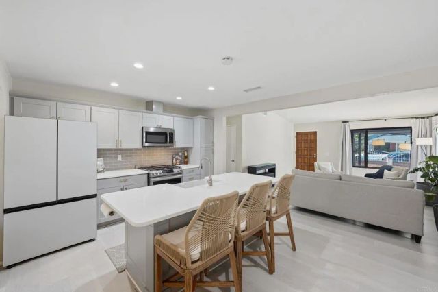7254 Zest Street, San Diego, CA 92139