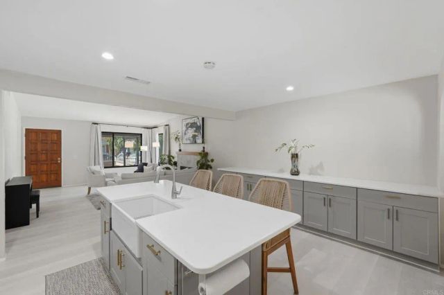 7254 Zest Street, San Diego, CA 92139