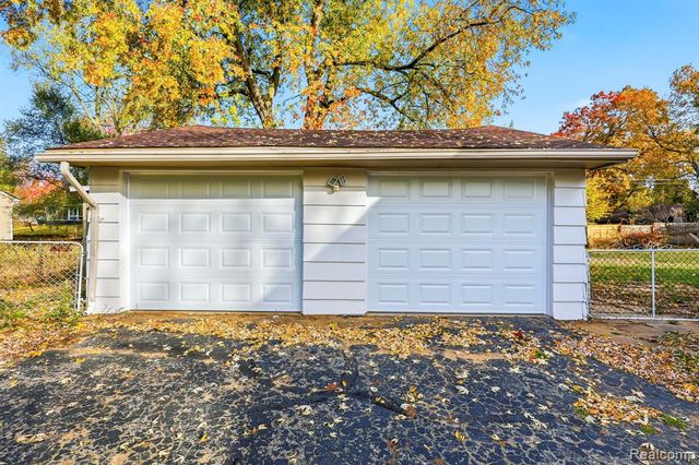 4340 Elmdale Avenue, Clarkston, MI 48346