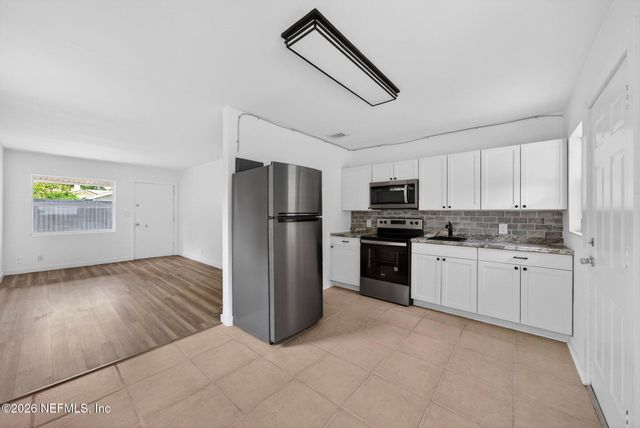 3264 ST AUGUSTINE Road, Jacksonville, FL 32207