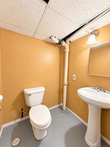 1819 Richmond Avenue, Lincoln Park, MI 48146