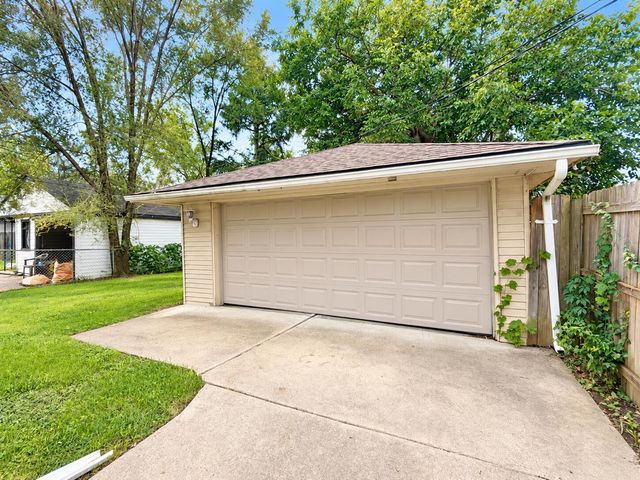 1819 Richmond Avenue, Lincoln Park, MI 48146