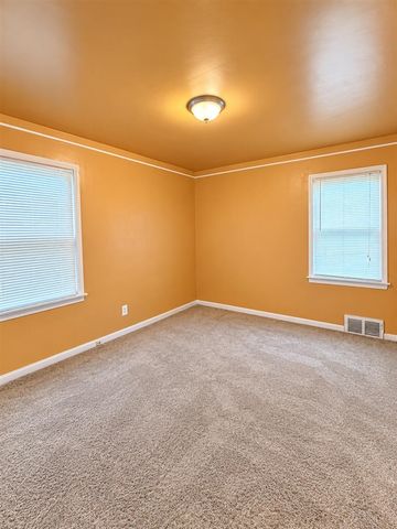 1819 Richmond Avenue, Lincoln Park, MI 48146