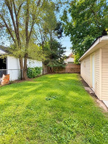 1819 Richmond Avenue, Lincoln Park, MI 48146