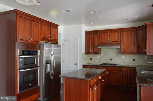 43308 BARNSTEAD DR, Ashburn, VA 20148