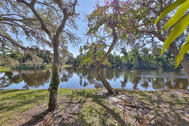 635 WOODLAWN DRIVE 635, Bradenton, FL 34210