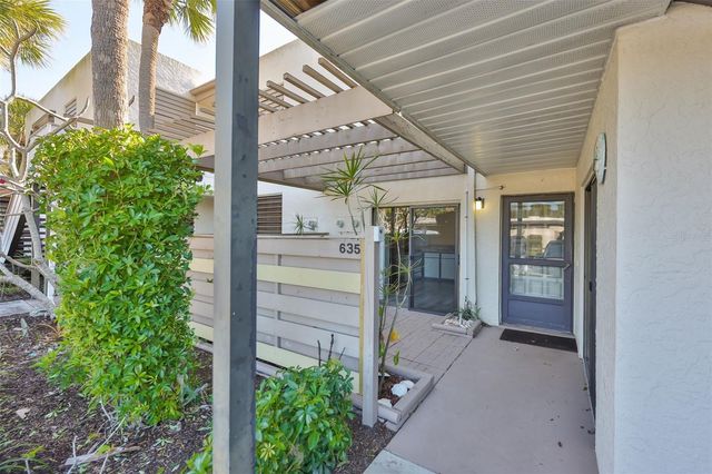 635 WOODLAWN DRIVE 635, Bradenton, FL 34210