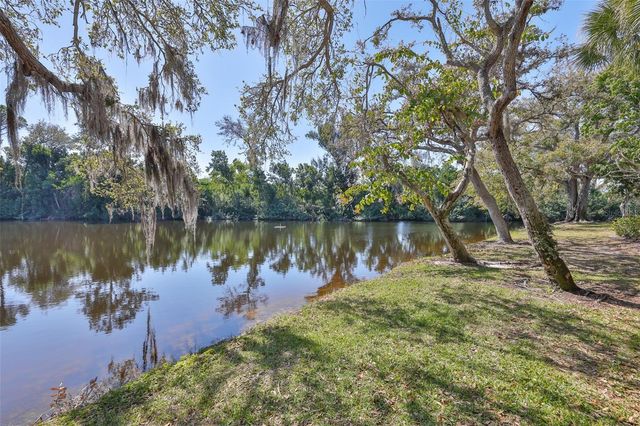 635 WOODLAWN DRIVE 635, Bradenton, FL 34210