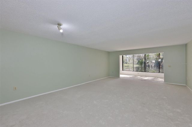 635 WOODLAWN DRIVE 635, Bradenton, FL 34210