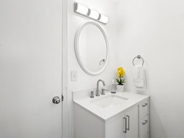 1315 N 8th Street, Fresno, CA 93703