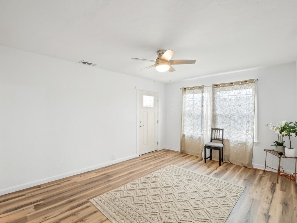 Image 6 of property listing at 1315 N 8th Street, Fresno, CA 93703