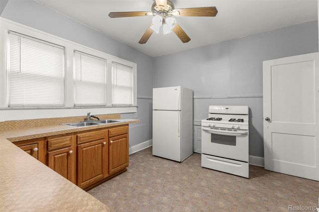 2015 Gladstone Street, Detroit, MI 48206