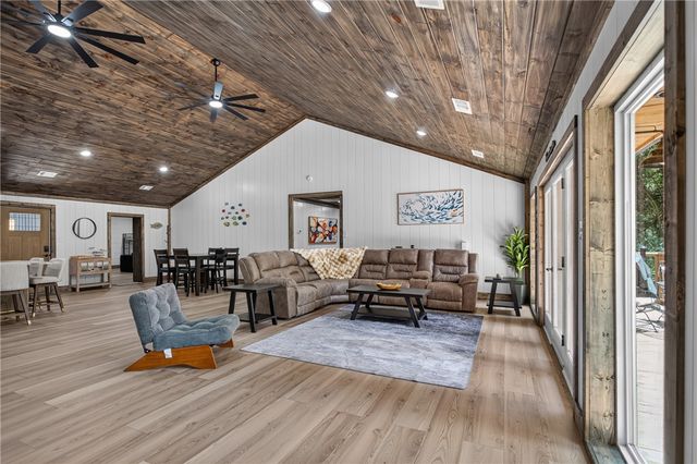 155 Joann Circle, Fair Play, SC 29643
