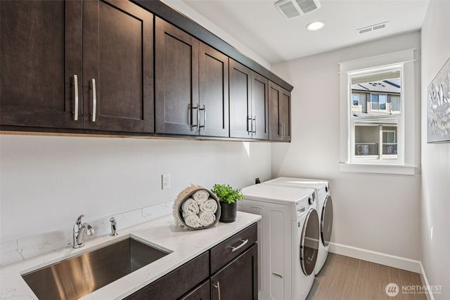 1412 Westridge Way NE, Issaquah, WA 98029