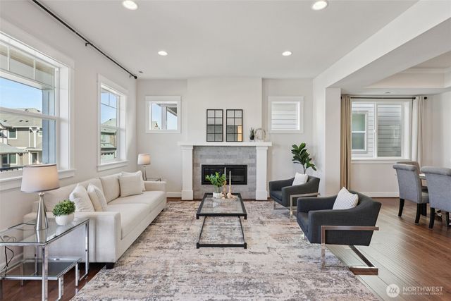 1412 Westridge Way NE, Issaquah, WA 98029