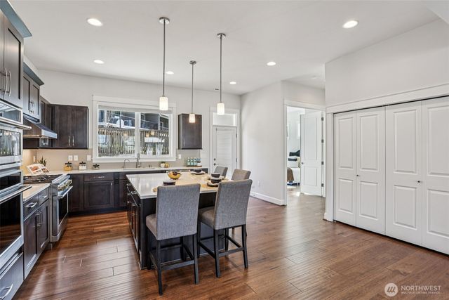 1412 Westridge Way NE, Issaquah, WA 98029