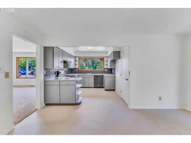 1617 Ne MORGAN St, Portland, OR 97211