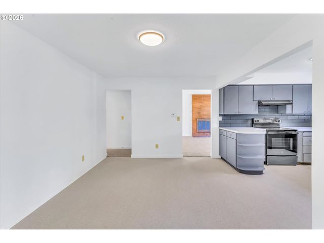 1617 Ne MORGAN St, Portland, OR 97211