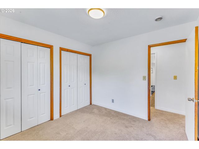 1617 Ne MORGAN St, Portland, OR 97211