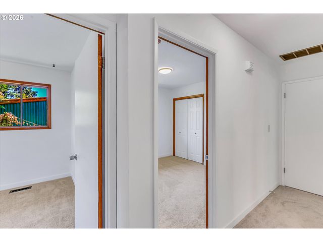 1617 Ne MORGAN St, Portland, OR 97211