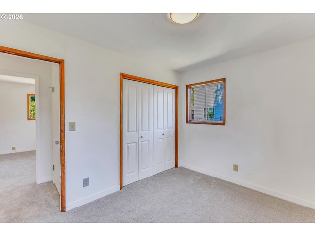 1617 Ne MORGAN St, Portland, OR 97211