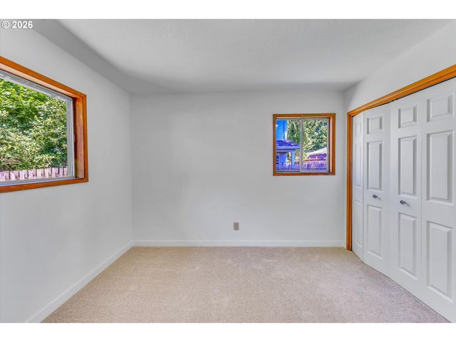 1617 Ne MORGAN St, Portland, OR 97211