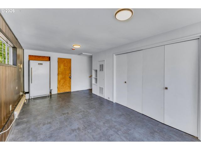 1617 Ne MORGAN St, Portland, OR 97211