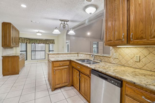 813 Crystal Lane, Crowley, TX 76036