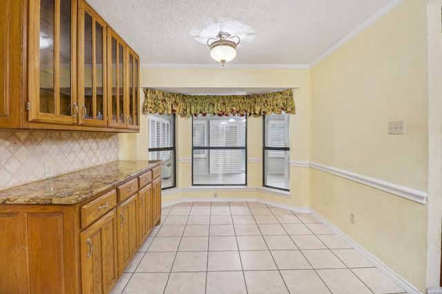 813 Crystal Lane, Crowley, TX 76036