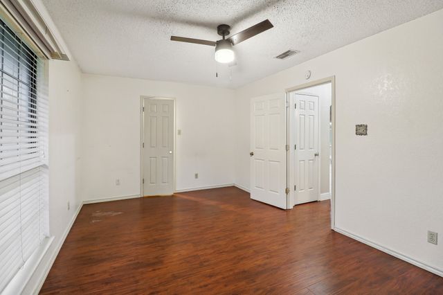 813 Crystal Lane, Crowley, TX 76036