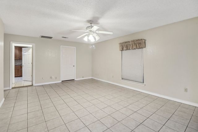 813 Crystal Lane, Crowley, TX 76036