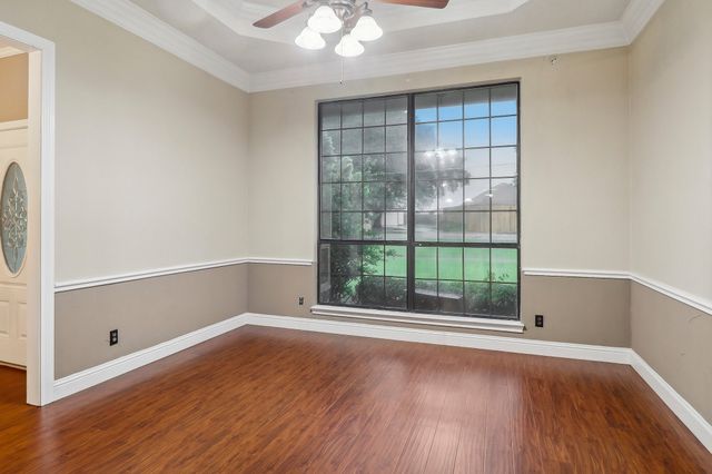 813 Crystal Lane, Crowley, TX 76036