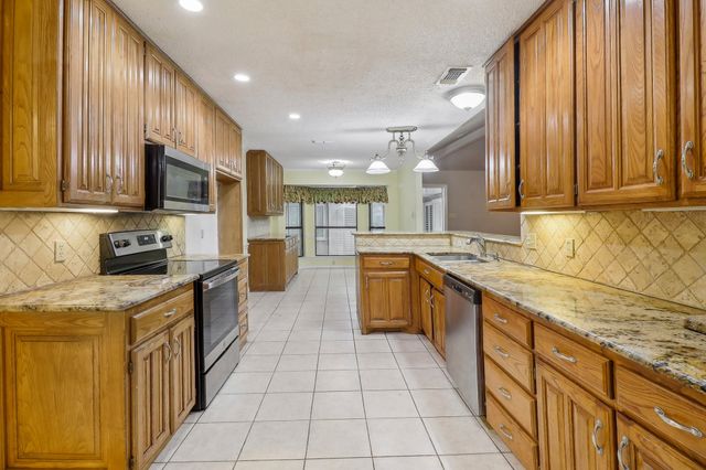 813 Crystal Lane, Crowley, TX 76036