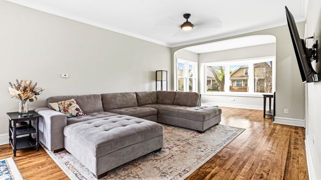 4127 N Richmond Street, Chicago, IL 60618