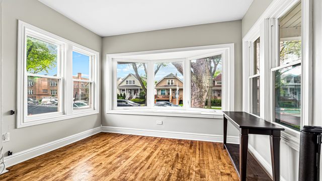 4127 N Richmond Street, Chicago, IL 60618