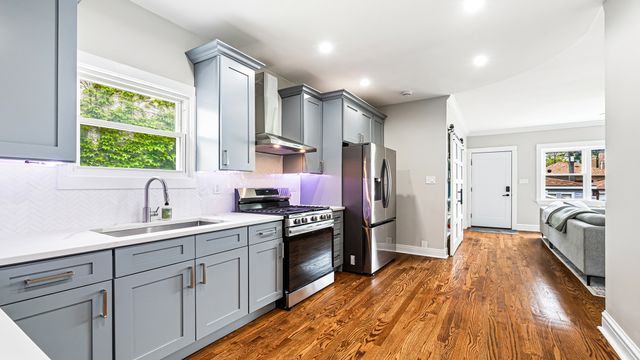 4127 N Richmond Street, Chicago, IL 60618