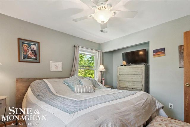 137 E Meldrum Circle, Saint Clair, MI 48079