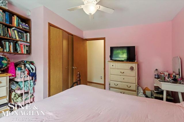 137 E Meldrum Circle, Saint Clair, MI 48079