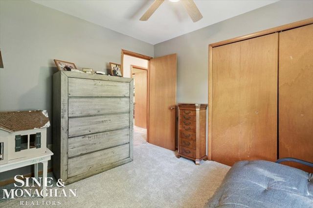 137 E Meldrum Circle, Saint Clair, MI 48079