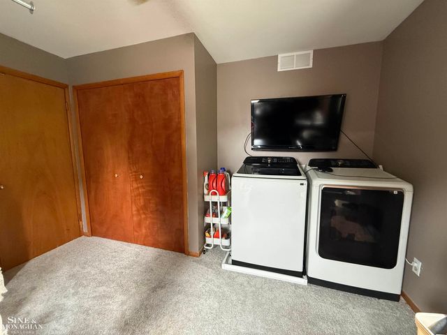 137 E Meldrum Circle, Saint Clair, MI 48079