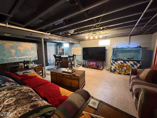 137 E Meldrum Circle, Saint Clair, MI 48079