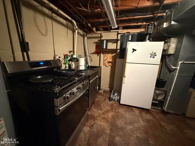 137 E Meldrum Circle, Saint Clair, MI 48079