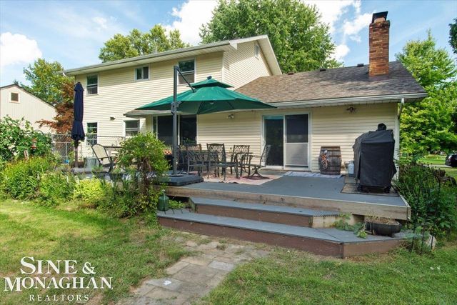 137 E Meldrum Circle, Saint Clair, MI 48079