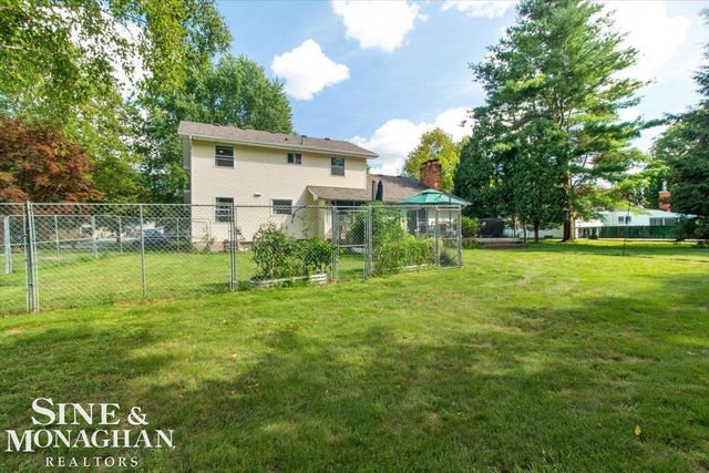 137 E Meldrum Circle, Saint Clair, MI 48079