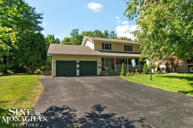 137 E Meldrum Circle, Saint Clair, MI 48079
